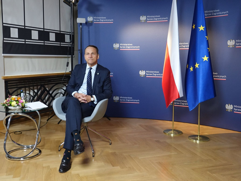 Der polnische Außenminister Sikorski ist besorgt wegen russischer Raketen in Kaliningrad. - Foto: Friedemann Kohler/dpa