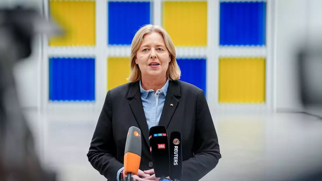 Bärbel Bas (SPD) macht die Rente zum aktuellen Schwerpunktthema ihres Ministeriums. - Bild: Kay Nietfeld/dpa