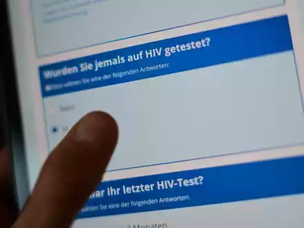 Wie viele Fälle gezählt werden, hängt auch vom Testverhalten ab.  - Foto: Sebastian Gollnow/dpa