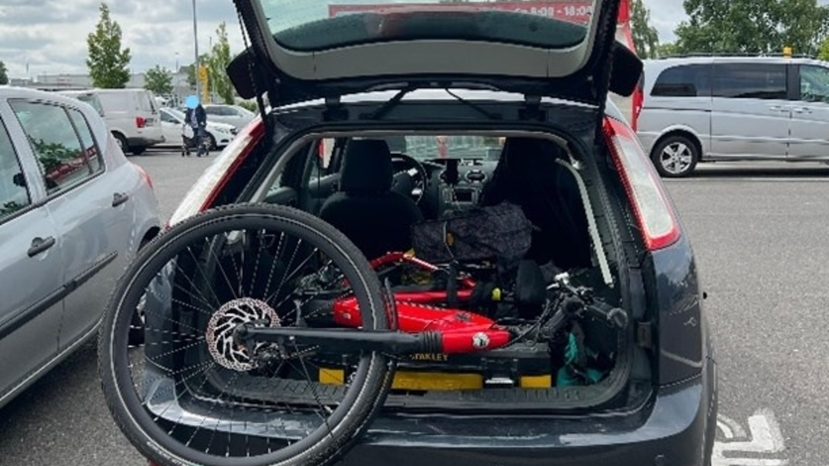 POL-KLE: Kreis Kleve - Grenzüberschreitender Ermittlungs- und Fahndungserfolg / Niederländischer Pedelec-Dieb auf frischer Tat in Kleve festgenommen - Foto: presseportal.de