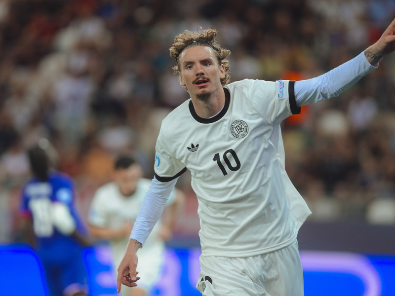 Jubelt Nick Woltemade bald im Trikot des FC Bayern? - Foto: Robert Nemeti/dpa