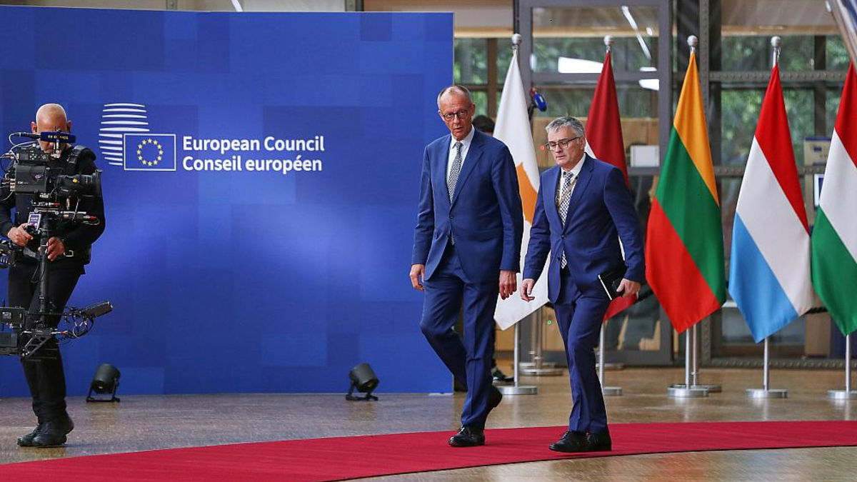 Friedrich Merz und Stefan Kornelius am 26.06.2025 - Foto: über dts Nachrichtenagentur