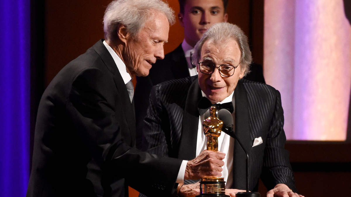 Schifrin bei einer Preisverleihung in den USA - Foto: Chris Pizzello/Invision/AP/dpa