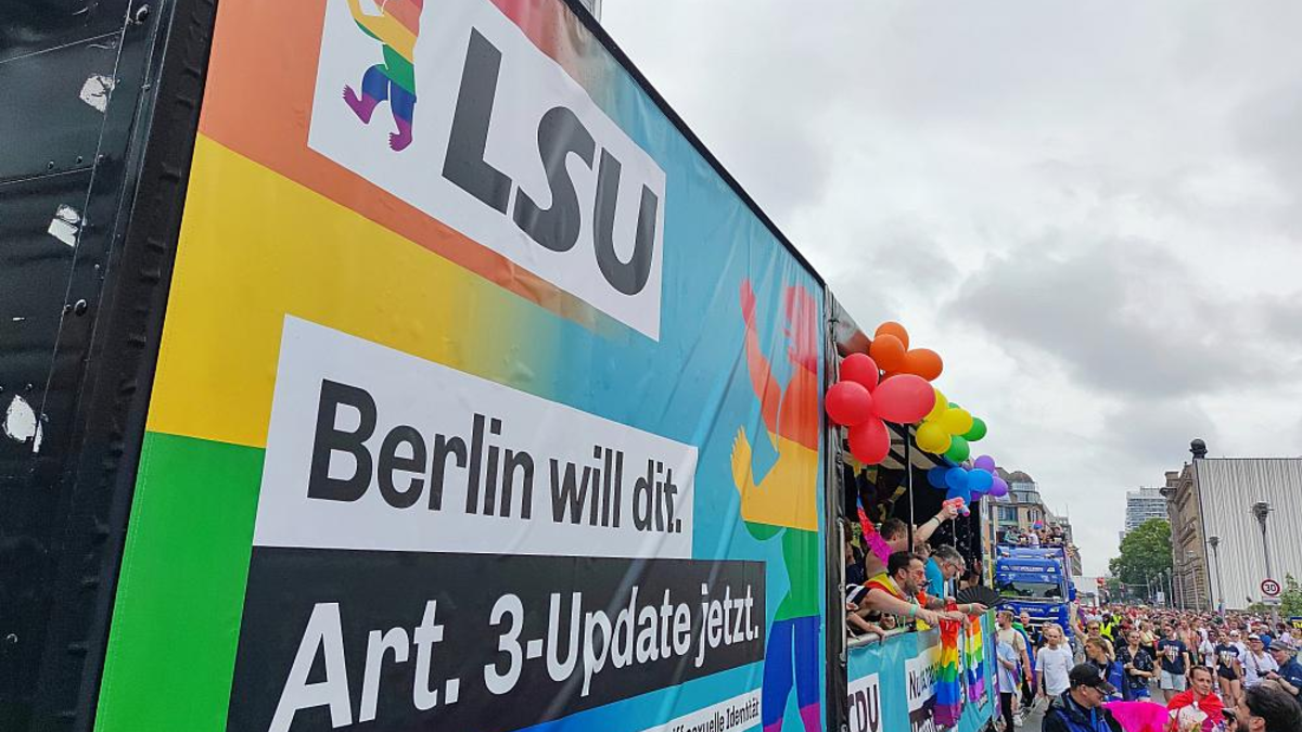 LSU-Wagen bei Parade zum Christopher-Street-Day (Archiv) - Foto: über dts Nachrichtenagentur