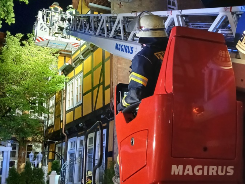 FW Celle: Zwei Einsätze innerhalb von drei Stunden in der Celler Altstadt - Foto: presseportal.de