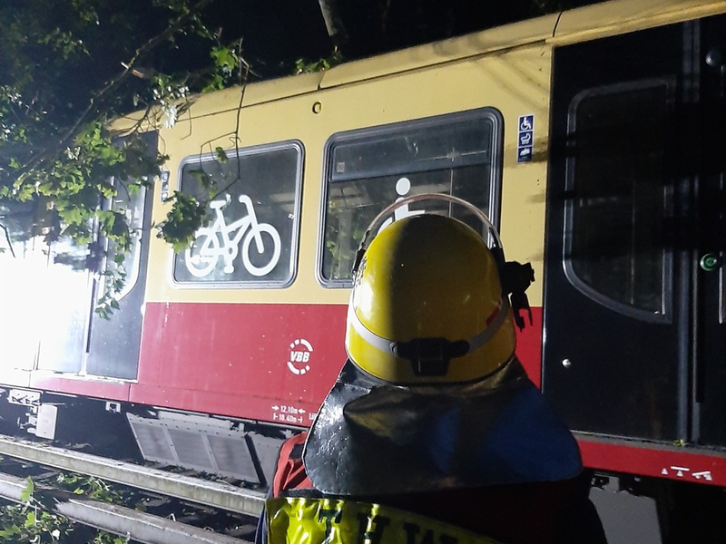 THW LVBEBBST: Über 360 Einsatzkräfte des THW beseitigen Sturmschäden in Berlin, Brandenburg und Sachsen-Anhalt - Foto: presseportal.de