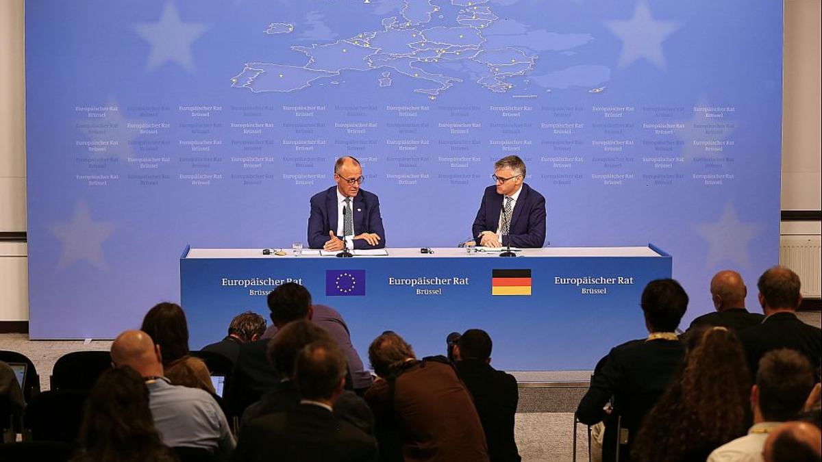 Friedrich Merz und Stefan Kornelius am 26.06.2025 - Foto: über dts Nachrichtenagentur