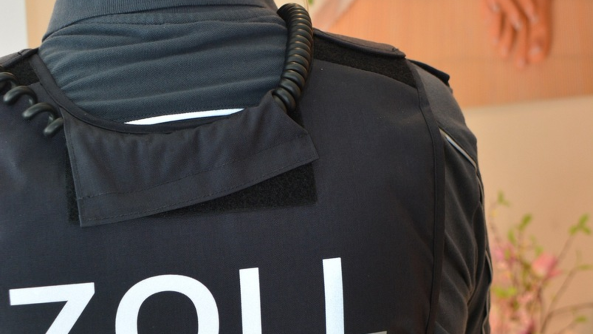 HZA-MS: Déjà-vu für den Zoll bei Wiederholungskontrolle in Nagelstudio / Wieder illegale Beschäftigung in Nagelstudio im Kreis Borken - Foto: presseportal.de