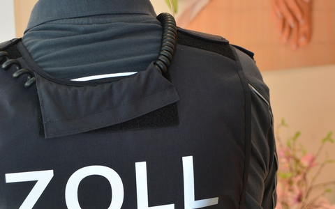 HZA-MS: Déjà-vu für den Zoll bei Wiederholungskontrolle in Nagelstudio / Wieder illegale Beschäftigung in Nagelstudio im Kreis Borken - Foto: presseportal.de HZA-MS: Déjà-vu für den Zoll bei Wiederholungskontrolle in Nagelstudio / Wieder illegale Beschäftigung in Nagelstudio im Kreis Borken - Foto: presseportal.de