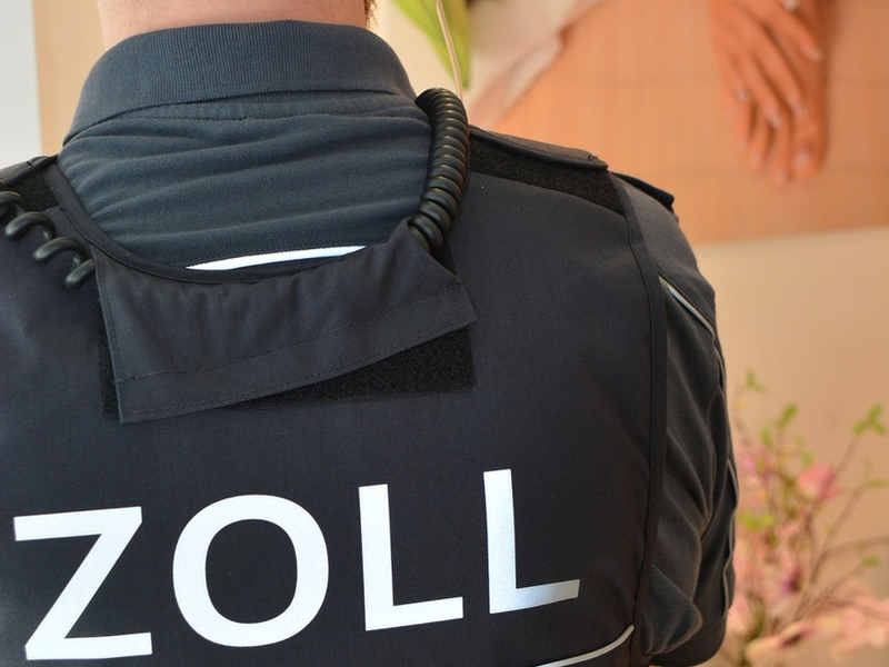 HZA-MS: Déjà-vu für den Zoll bei Wiederholungskontrolle in Nagelstudio / Wieder illegale Beschäftigung in Nagelstudio im Kreis Borken - Foto: presseportal.de