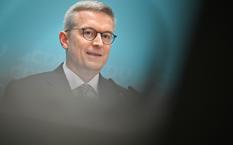 Digitalminister Wildberger hat sich dafür ausgesprochen, das europäische Digitalgesetz DSA konsequent durchzusetzen. (Archivbild) - Foto: Sebastian Christoph Gollnow/dpa Digitalminister Wildberger hat sich dafür ausgesprochen, das europäische Digitalgesetz DSA konsequent durchzusetzen. (Archivbild) - Foto: Sebastian Christoph Gollnow/dpa