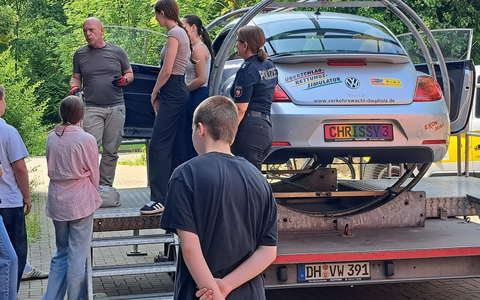 POL-DH: --- Syke - Verkehrssicherheitswoche am Gymnasium - Aufklärung mit Simulator und Experten --- - Foto: presseportal.de