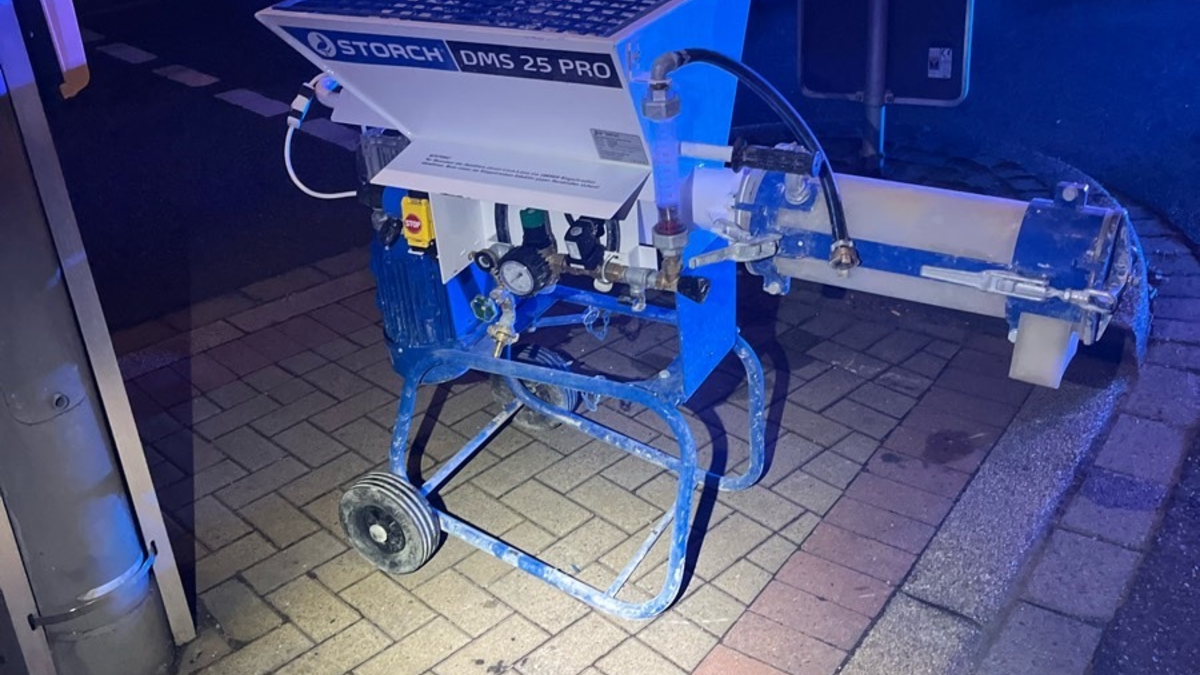 POL-DO: Wem gehört diese Baumaschine? Festnahme nach Diebstahlversuch einer Baumaschine an der Kreuzung Westfaliastraße/ Sunderweg. - Foto: presseportal.de