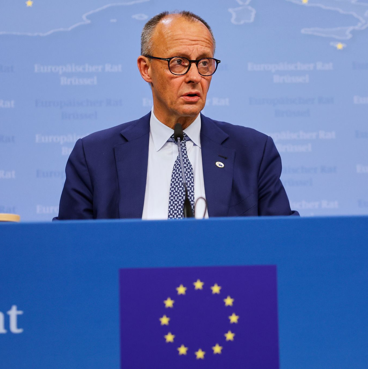 Bundeskanzler Friedrich Merz (CDU) drängt bei den Verhandlungen mit den USA auf Tempo. - Foto: Omar Havana/AP/dpa