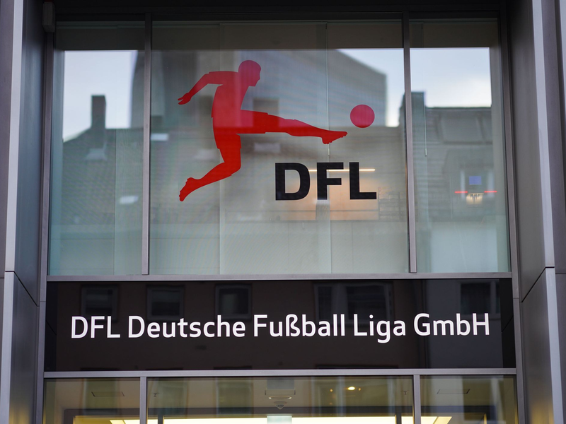 Die Deutsche Fußball Liga hat die Spielpläne für die 1. und 2. Liga veröffentlicht. - Foto: Frank Rumpenhorst/dpa