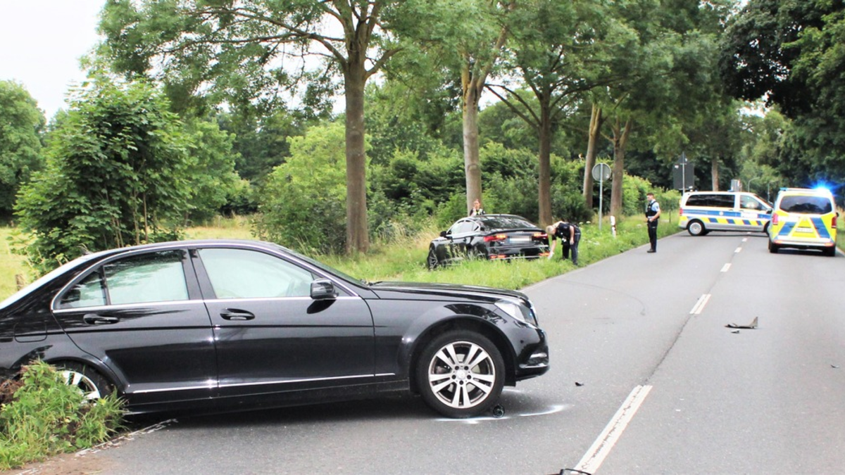 POL-VIE: Viersen-Süchteln: In den Gegenverkehr gefahren - Blutprobe, Auto sichergestellt - Foto: presseportal.de