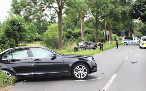 POL-VIE: Viersen-Süchteln: In den Gegenverkehr gefahren - Blutprobe, Auto sichergestellt - Foto: presseportal.de