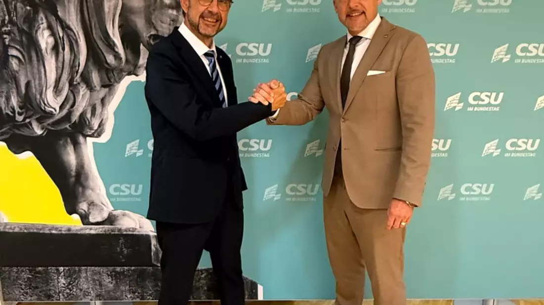 Bund und Freistaat im engen Schulterschluss: Holetschek und Hoffmann fordern Tempo und Entschlossenheit bei der Umsetzung des Politikwechsels - Bild: presseportal.de