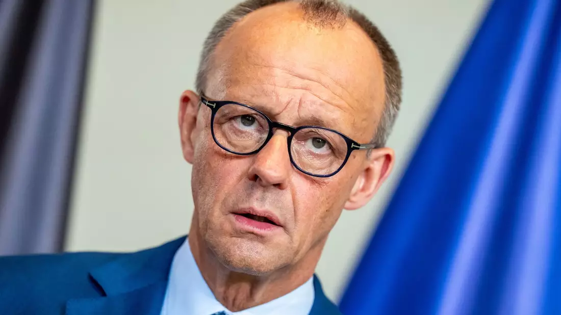 Merz: Wir gehen in kleinen Schritten voran. - Bild: Michael Kappeler/dpa