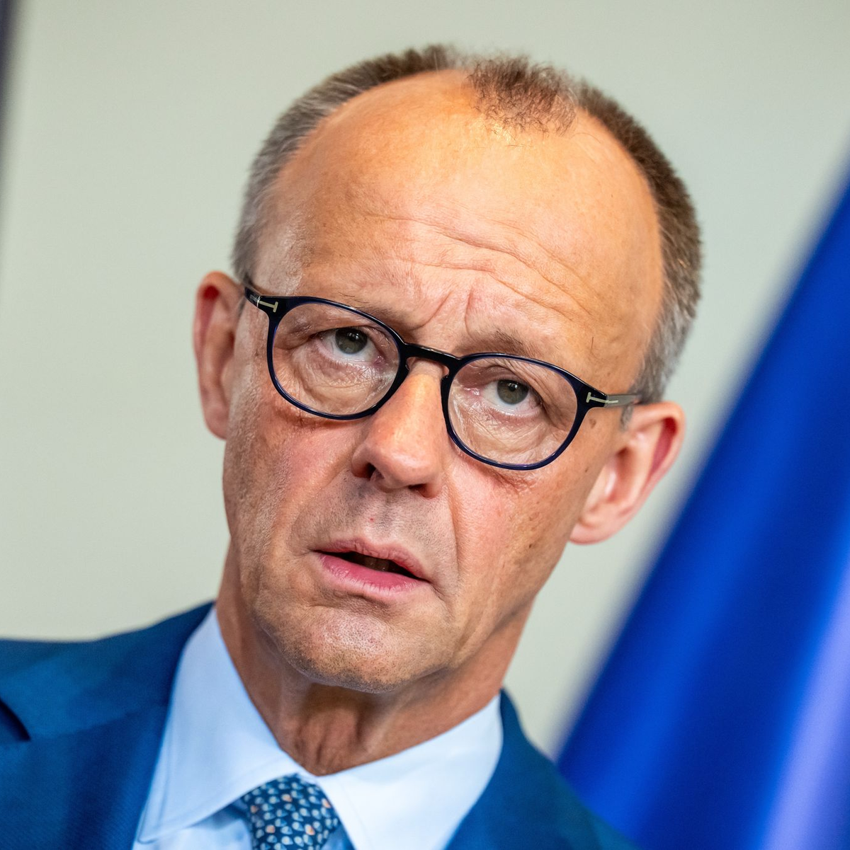  Kanzler Friedrich Merz spricht von einem kraftvollen Signal an internationale Unternehmen. (Archivbild) - Foto: Michael Kappeler/dpa