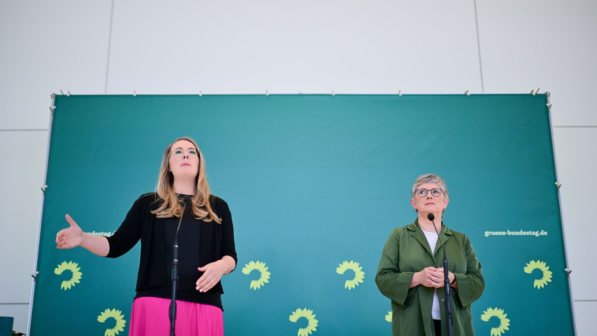 Das Bild der alltagsfernen Elite-Partei verfange, schreiben die Fraktionsvorsitzenden Katharina Dröge und Britta Haßelmann in einem internen Strategiepapier.  - Foto: Sebastian Gollnow/dpa
