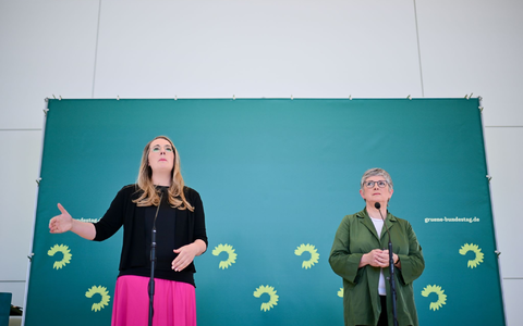 Das Bild der alltagsfernen Elite-Partei verfange, schreiben die Fraktionsvorsitzenden Katharina Dröge und Britta Haßelmann in einem internen Strategiepapier.  - Foto: Sebastian Gollnow/dpa