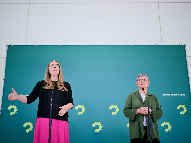Das Bild der alltagsfernen Elite-Partei verfange, schreiben die Fraktionsvorsitzenden Katharina Dröge und Britta Haßelmann in einem internen Strategiepapier.  - Foto: Sebastian Gollnow/dpa