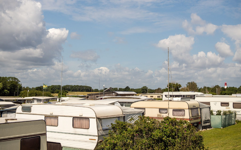 Oft kämpfen Camper gegen das Funkloch. (Foto-Archiv) - Foto: Frank Hammerschmidt/dpa
