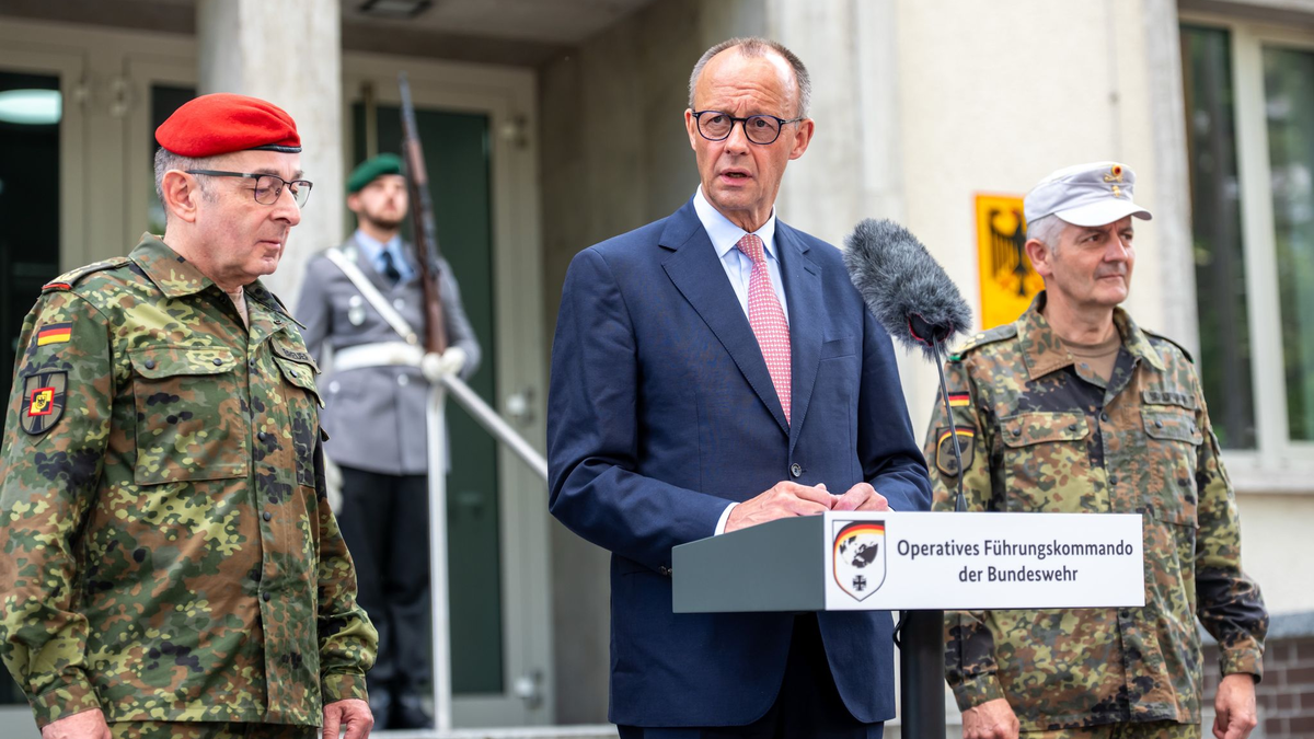 Kanzler Merz warnt vor falschem Sicherheitsgefühl und verlang mehr Verteidigungsanstrengungen. - Foto: Michael Kappeler/dpa-Pool/dpa