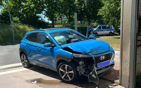 LPI-EF: Teure Autowäsche - Gas mit Bremse verwechselt - Foto: presseportal.de