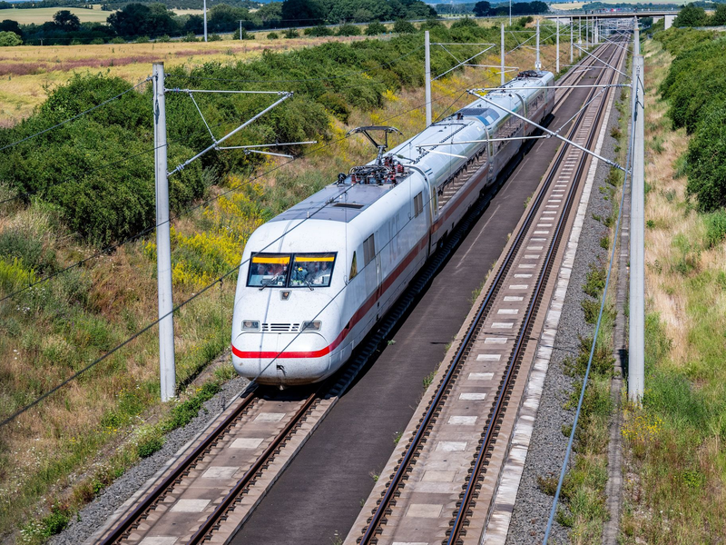 «Die Testfahrten liefern uns wichtige Erkenntnisse für die Sanierung und Instandhaltung von Schnellfahrstrecken», teilt die Deutsche Bahn mit. - Foto: Jacob Schröter/dpa