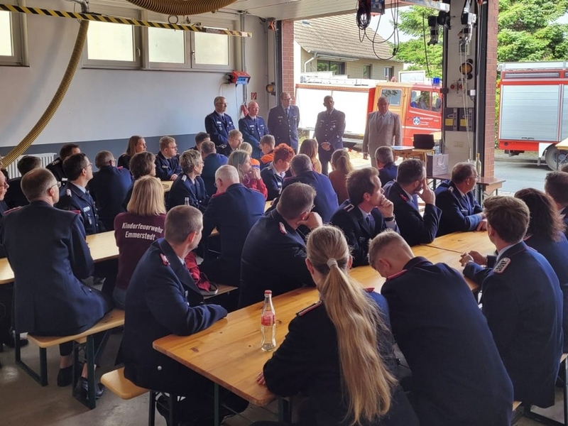 FW Helmstedt: Manuel Schrader ist neuer Chef der Emmerstedter Feuerwehr - Foto: presseportal.de