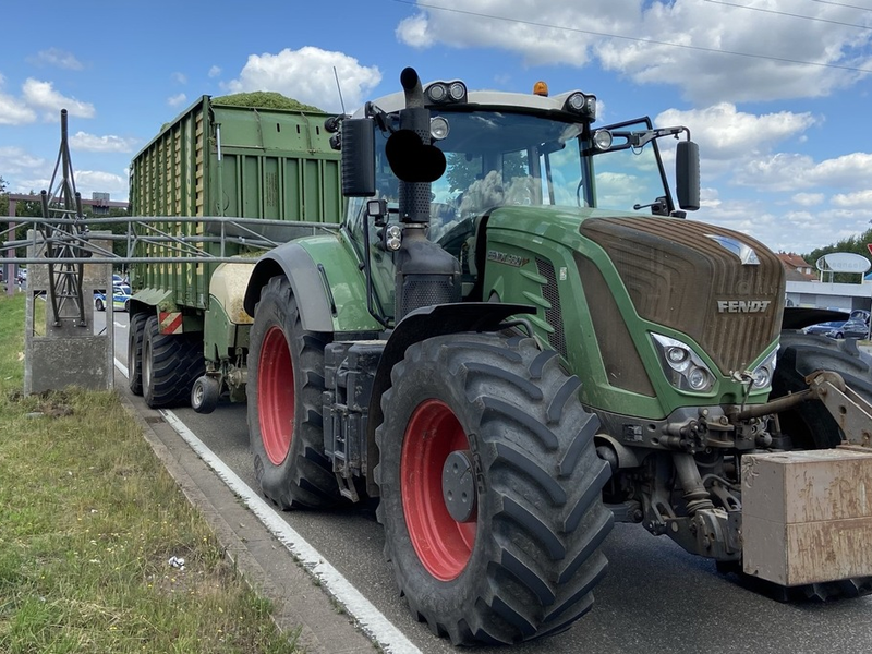 POL-PILAN: Traktor missachtet Durchfahrtsbeschränkung - Foto: presseportal.de