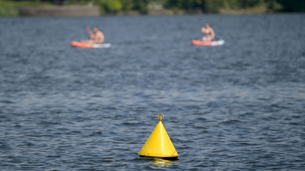 Die Hitze bleibt Deutschland in den kommenden Tagen erhalten. - Foto: Michael Bahlo/dpa