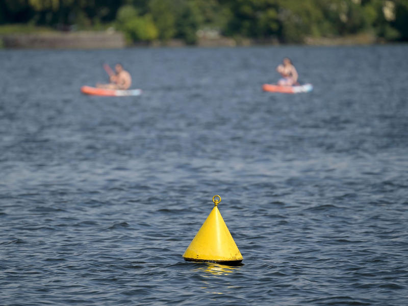 Die Hitze bleibt Deutschland in den kommenden Tagen erhalten. - Foto: Michael Bahlo/dpa