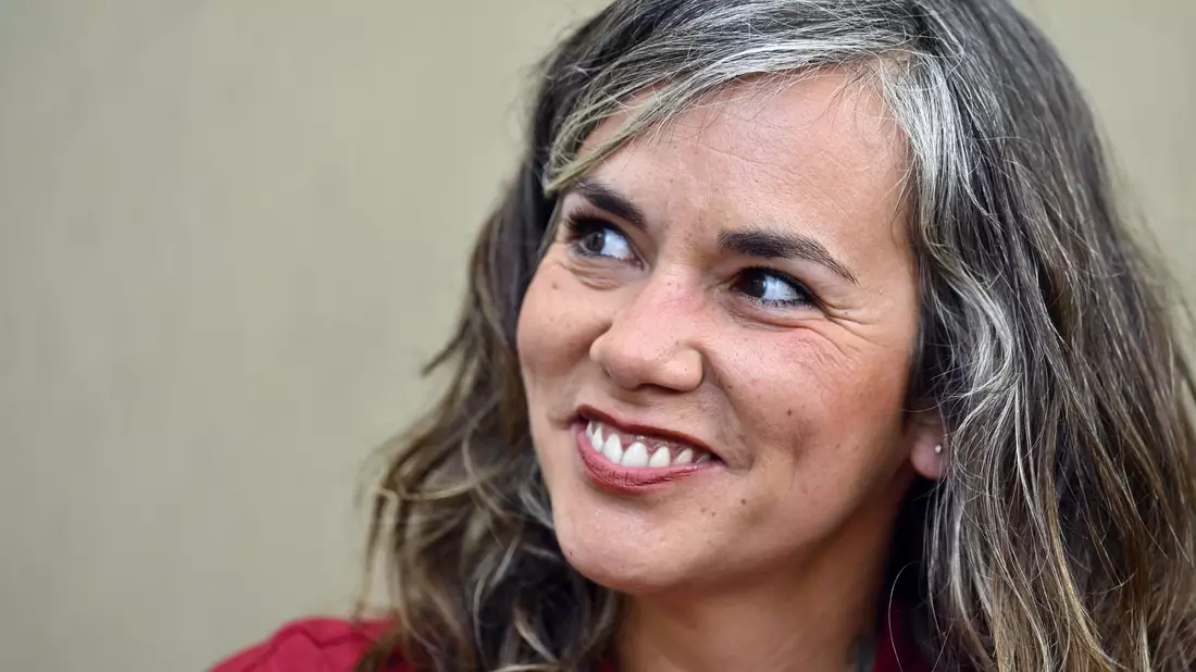 Natascha Gangl siegt beim diesjährigen Wettlesen. - Bild: Hans Klaus Techt/APA/dpa