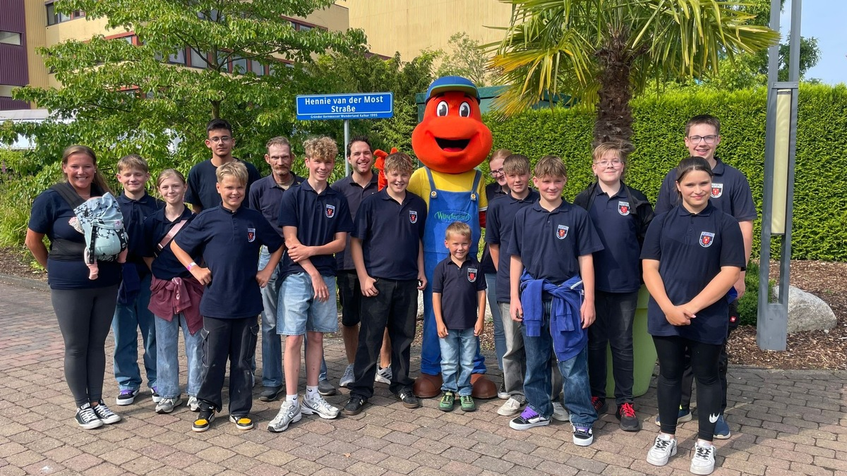 Feuerwehr Kalkar: Jugendfeuerwehr Kalkar besucht das Wunderland Kalkar - Foto: presseportal.de