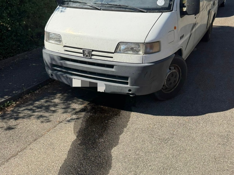 FW Allensbach: G1 Betriebsstoffe aus PKW innerorts - Foto: presseportal.de