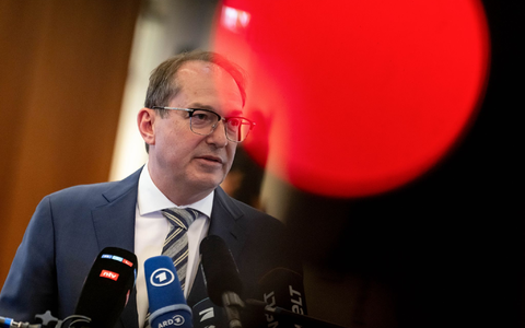 Bleibt bei seinen Bedenken gegen einen AfD-Verbotsantrag: Alexander Dobrindt. (Archivbild) - Foto: Fabian Sommer/dpa Bleibt bei seinen Bedenken gegen einen AfD-Verbotsantrag: Alexander Dobrindt. (Archivbild) - Foto: Fabian Sommer/dpa