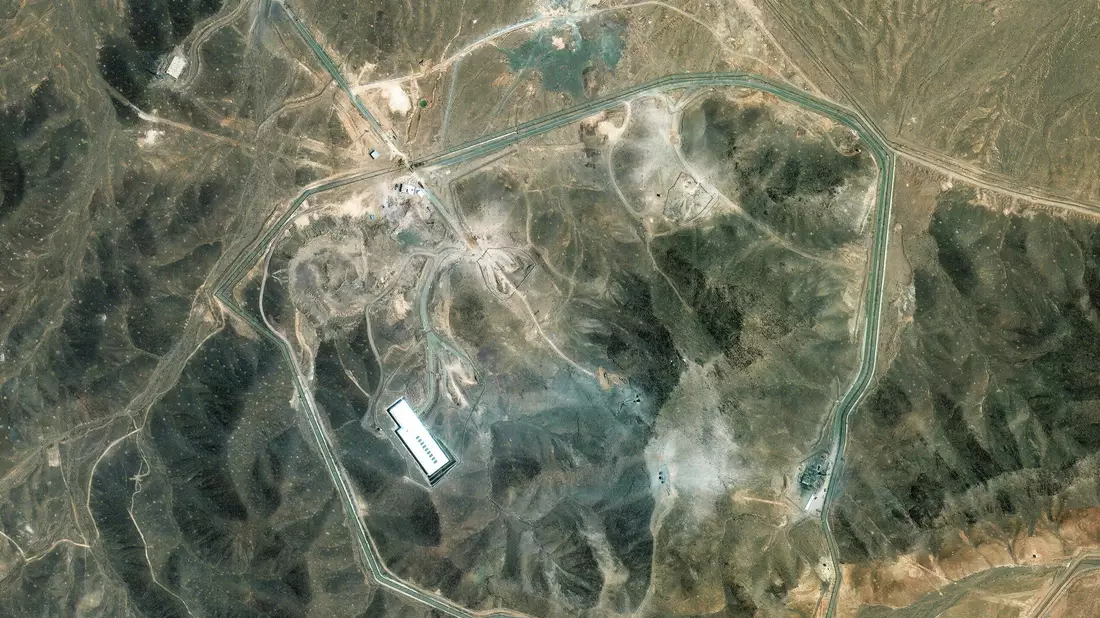 Nach den US-Angriffen auf Irans Atomanlagen nennt Teheran Bedingungen für neue Gespräche mit den USA. (Archivbild) - Bild: Uncredited/Maxar Technologies/AP/dpa