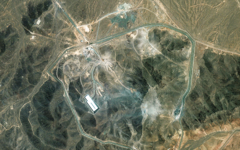 Nach den US-Angriffen auf Irans Atomanlagen nennt Teheran Bedingungen für neue Gespräche mit den USA. (Archivbild)   - Foto: Uncredited/Maxar Technologies/AP/dpa