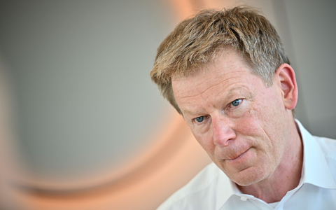 Seine Zeit als Bahnchef war geprägt von schweren Krisen. Zuletzt sank die Pünktlichkeit dramatisch, die Schienen-Infrastruktur hält vielerorts dem Verkehr kaum mehr stand. (Archivbild) - Foto: Sebastian Christoph Gollnow/dpa Seine Zeit als Bahnchef war geprägt von schweren Krisen. Zuletzt sank die Pünktlichkeit dramatisch, die Schienen-Infrastruktur hält vielerorts dem Verkehr kaum mehr stand. (Archivbild) - Foto: Sebastian Christoph Gollnow/dpa