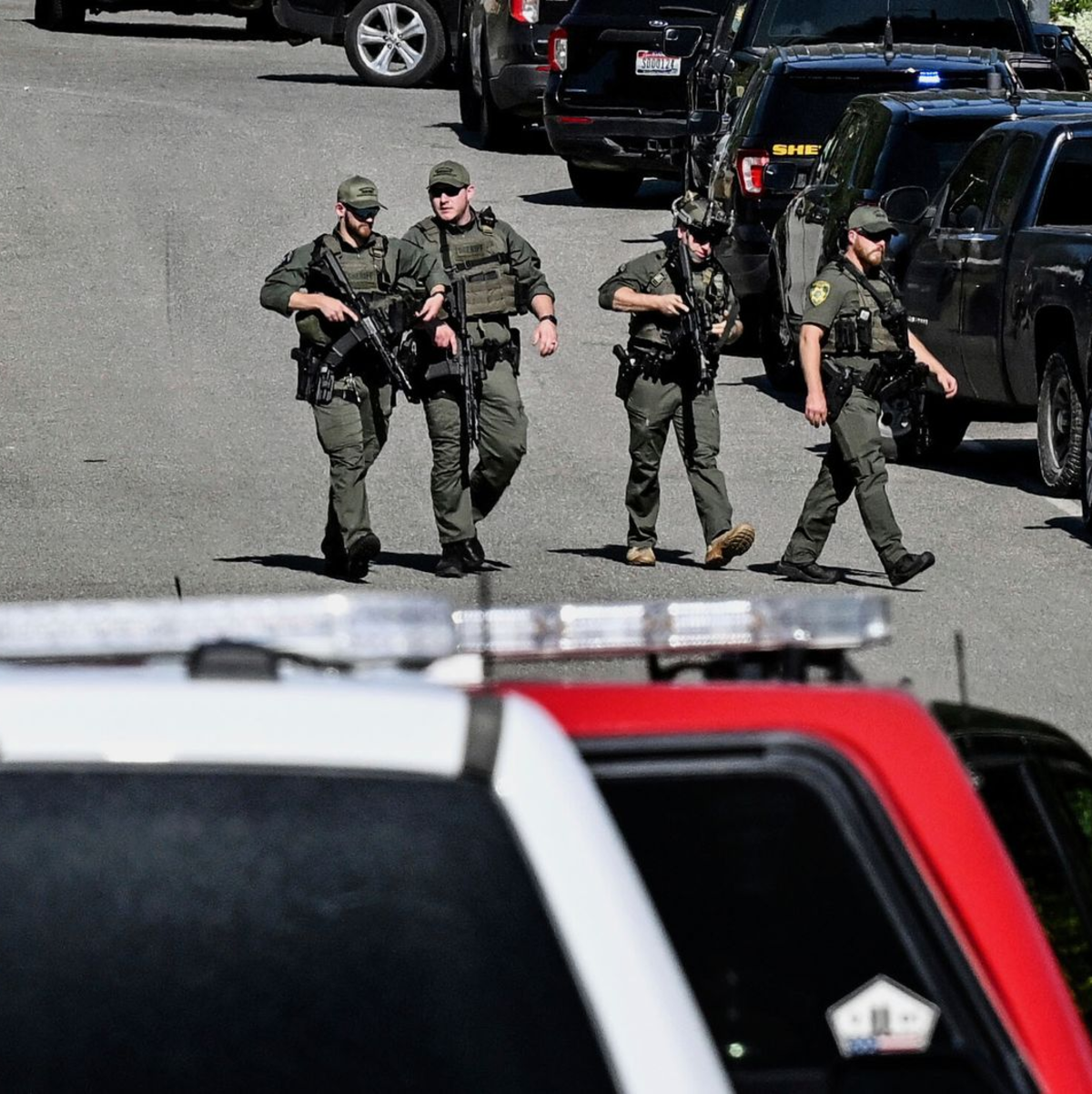 Der Einsatz zog sich lange hin. - Foto: Kathy Plonka/The Spokesman-Review/AP/dpa