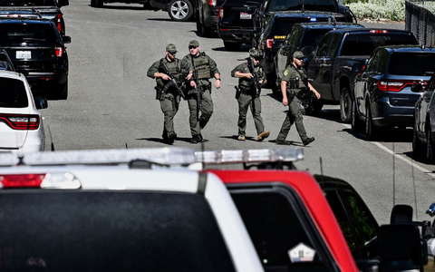 Der Einsatz zog sich lange hin. - Foto: Kathy Plonka/The Spokesman-Review/AP/dpa