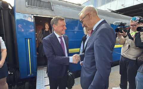 Außenminister Wadephul wird in Kiew begrüßt. - Foto: Jörg Blank/dpa