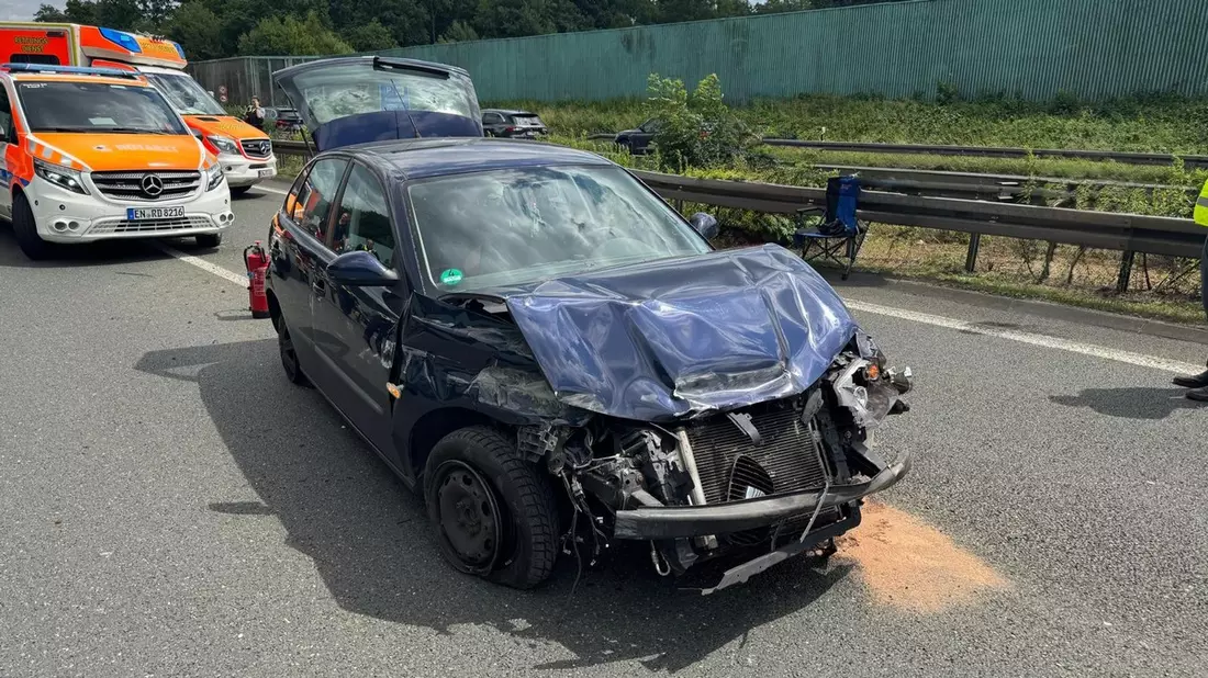 FW-EN: Verkehrsunfall BAB1 und Tier in Notlage - Bild: presseportal.de