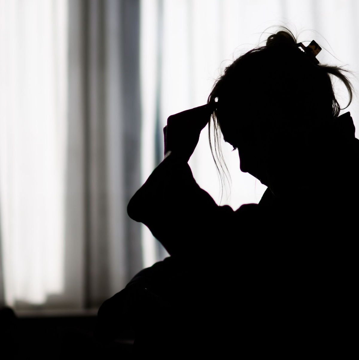 Jeder sechste Mensch ist von Einsamkeit betroffen. (Symbolbild) - Foto: Julian Stratenschulte/dpa