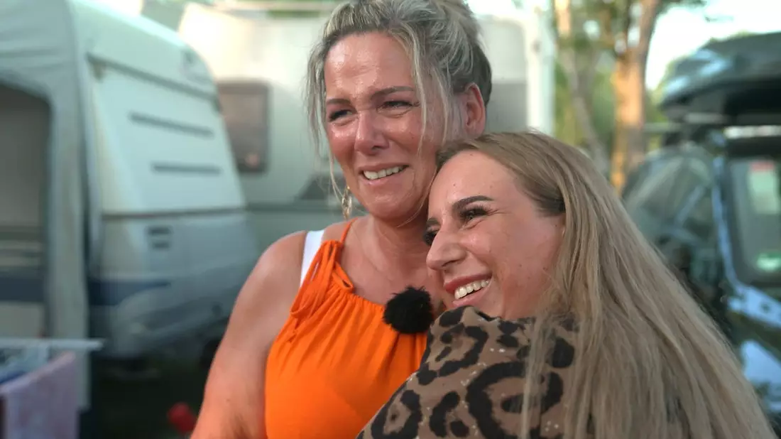 Neue Folge Bella Italia - Camping auf Deutsch: Überraschungsbesuch zu Nicole Fingerhuths Geburtstag - Bild: presseportal.de