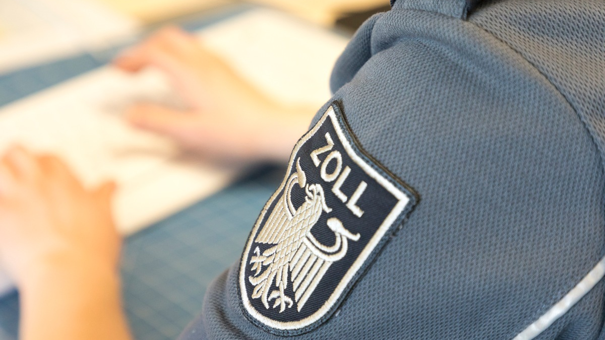 HZA-N: 360 Tagessätze: Nürnberger Zoll ermittelt Schwarzarbeit am Telefon - Foto: presseportal.de