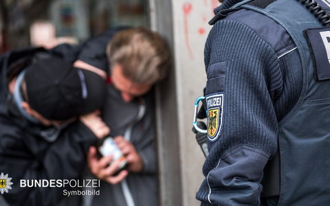 Bundespolizeidirektion München: Einsatzreiches Wochenende für die Bundespolizei München / Mehrere Gewaltdelikte im Bahnbereich - Foto: presseportal.de